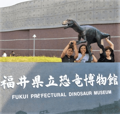 世界三大恐竜博物館のひとつ『福井県立恐竜博物館』も人気のスポットです。