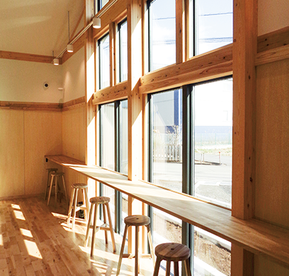 温かみのある校内