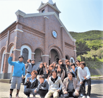 全国からカトリック信者が集まる「井持浦教会」は福江島の観光スポットの一つ。1899年建築の日本初のルルドも雰囲気があります。